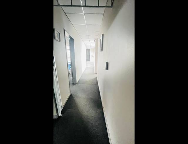 1,276M² OFFICE FOR SALE IN HATFIELD
